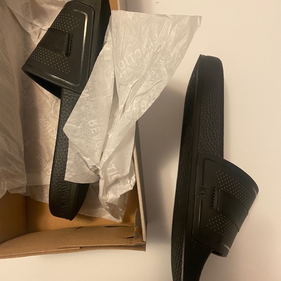 Brand new Kennth Cole slides - Picture 3 of 4